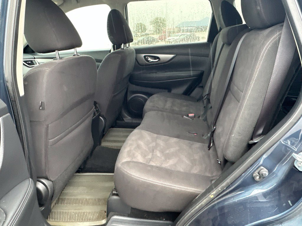 Used 2016 Nissan Rogue S w/ Appearance Package AWD/4WD image 18