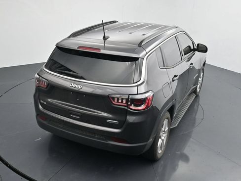 Used 2022 Jeep Compass Latitude FWD image 14