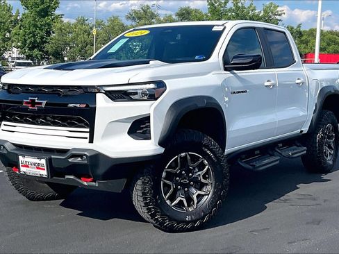 Used 2024 Chevrolet Colorado ZR2 w/ ZR2 Convenience Package III AWD/4WD image 1