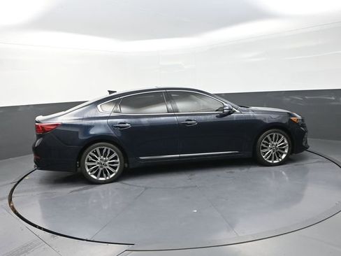Used 2020 Kia Cadenza Limited image 18