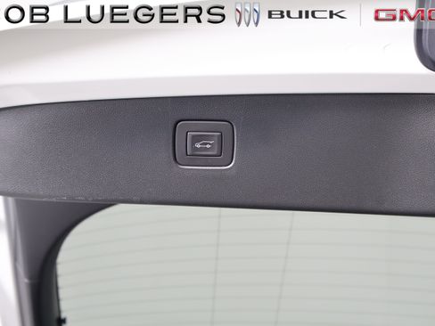Certified 2024 Buick Envista Avenir FWD image 11