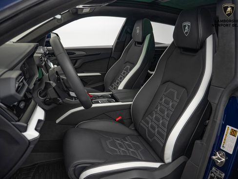 Used 2025 Lamborghini Urus SE image 20