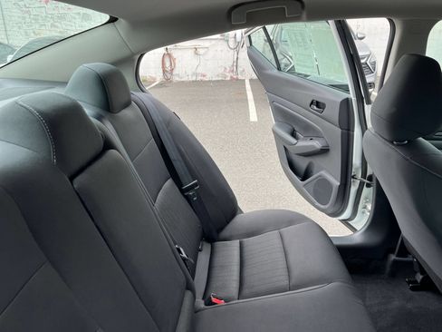 Used 2025 Nissan Altima 2.5 SV FWD image 33