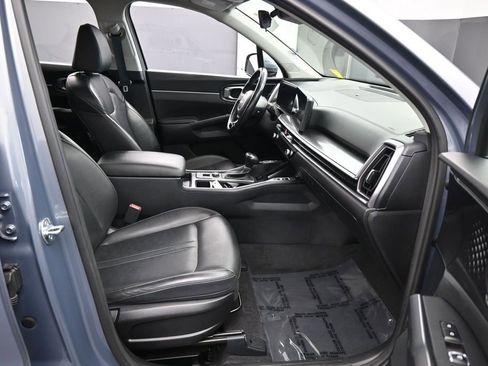 Used 2025 Kia Sorento S FWD image 43