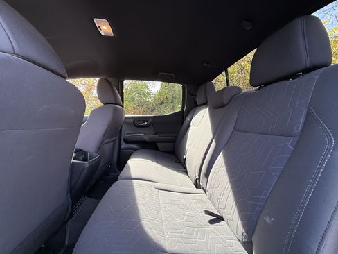 Used 2019 Toyota Tacoma TRD Off-Road image 30