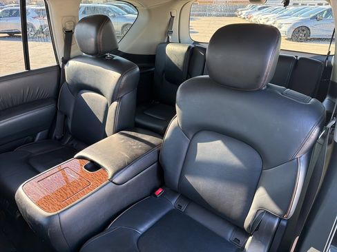 Used 2019 Nissan Armada Platinum w/ Captain's Chairs Package image 10