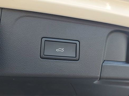 New 2026 Volkswagen Atlas SE FWD image 8