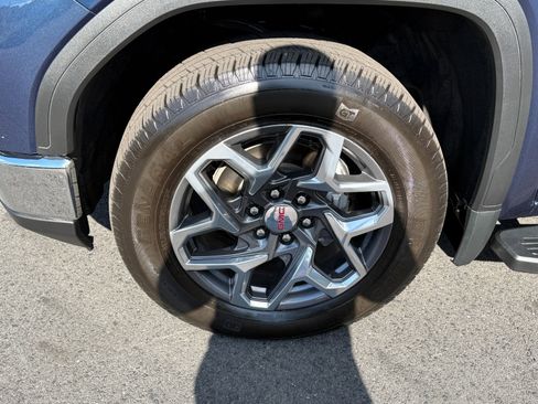 Used 2023 GMC Sierra 1500 SLT w/ SLT Premium Package image 9