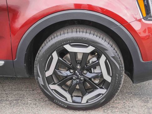 Certified 2023 Kia Telluride EX w/ EX Captain's Chair Package FWD image 10