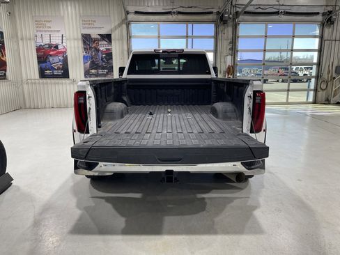 Used 2024 GMC Sierra 3500 SLT w/ SLT Premium Package AWD/4WD image 16