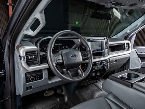 Used 2024 Ford F350 XL w/ FX4 Off-Road Package image 16