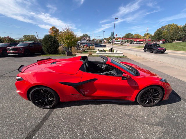 Used 2026 Chevrolet Corvette Z06 RWD image 13