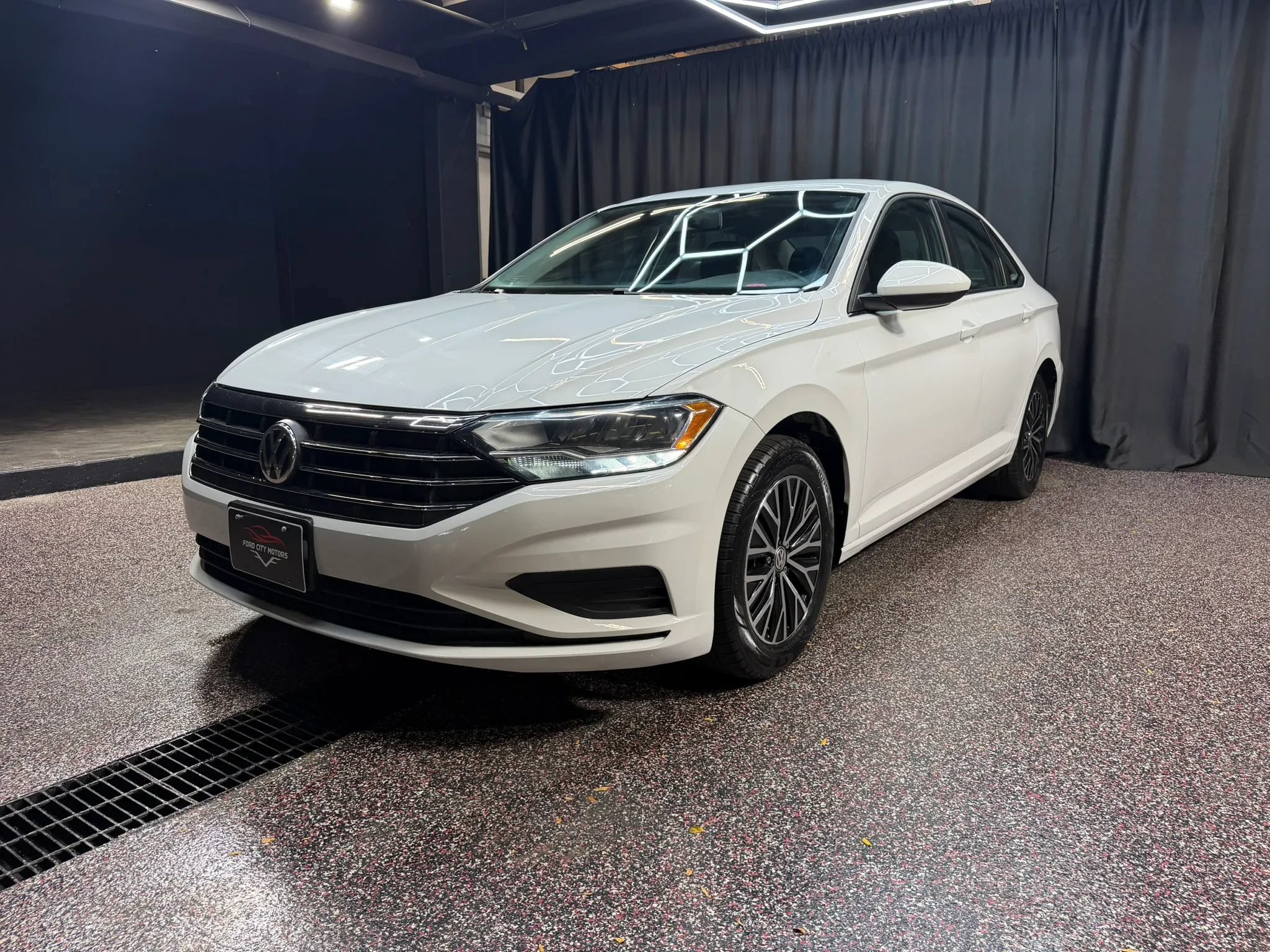 Used 2021 Volkswagen Jetta SE FWD image 3