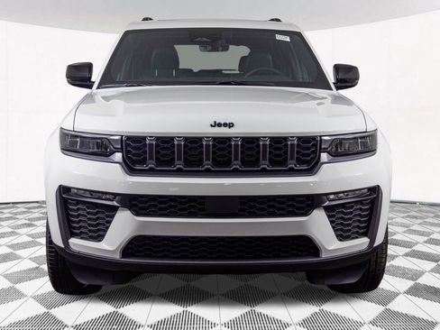 New 2026 Jeep Grand Cherokee Limited w/ Limited Altitude Package AWD/4WD image 11