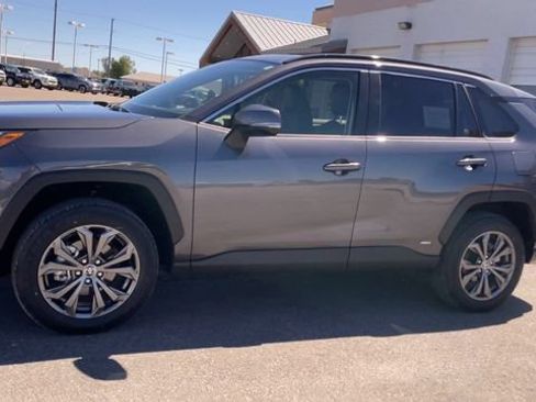 Used 2025 Toyota RAV4 XLE Premium AWD/4WD image 6