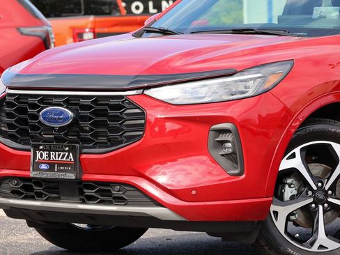 Certified 2025 Ford Escape ST-Line Elite w/ Premium Technology Package AWD/4WD image 17