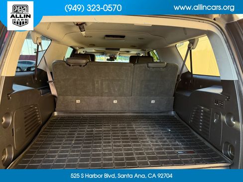 Used 2017 Cadillac Escalade ESV Luxury RWD image 19