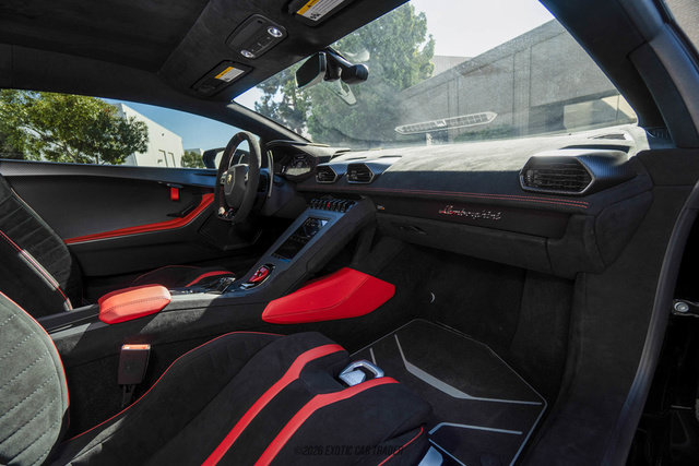 Used 2021 Lamborghini Huracan STO RWD image 29