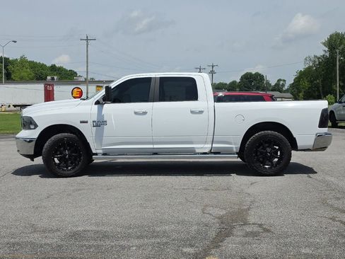 Used 2020 RAM 1500 Classic SLT AWD/4WD image 4