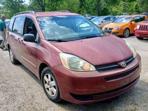 Used 2005 Toyota Sienna LE w/ LE Pkg 8 FWD image 5