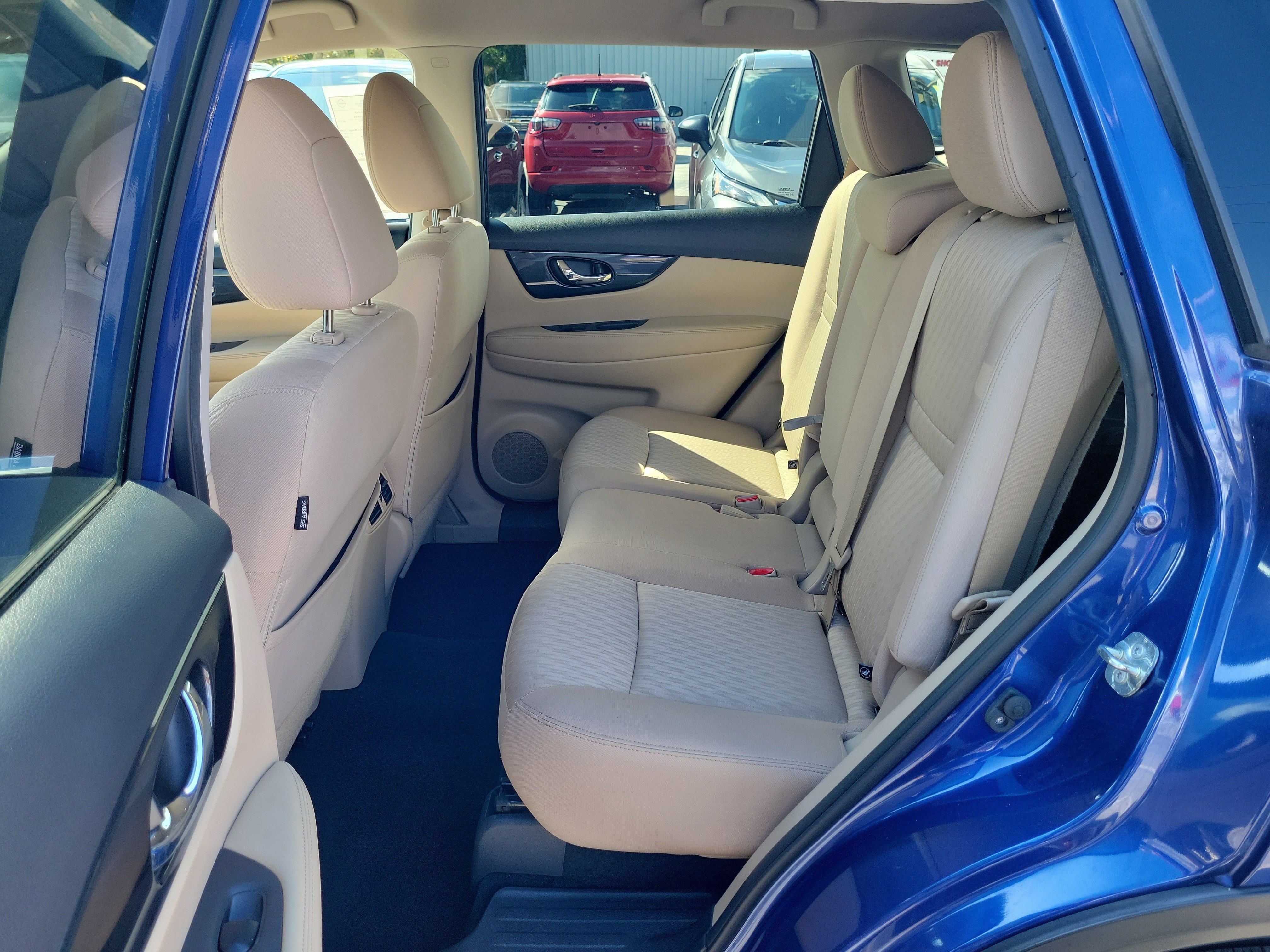 Certified 2020 Nissan Rogue SV FWD image 17