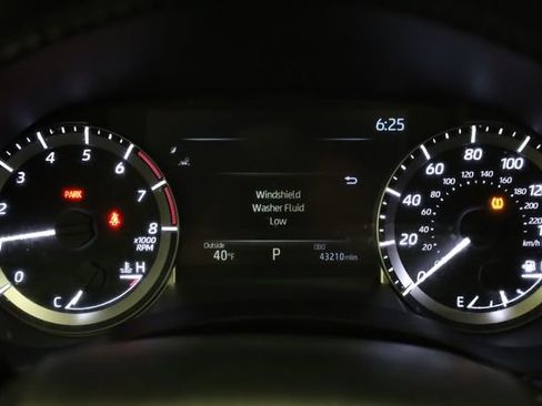 Used 2023 Toyota Highlander XLE image 19