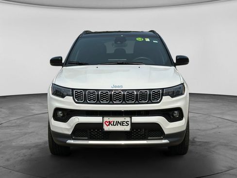Used 2025 Jeep Compass Limited AWD/4WD image 2