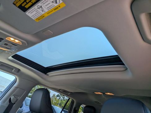 Used 2026 Toyota Highlander XLE AWD/4WD image 11