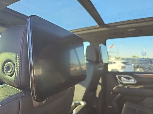 Used 2021 Chevrolet Tahoe High Country w/ Premium Package image 22