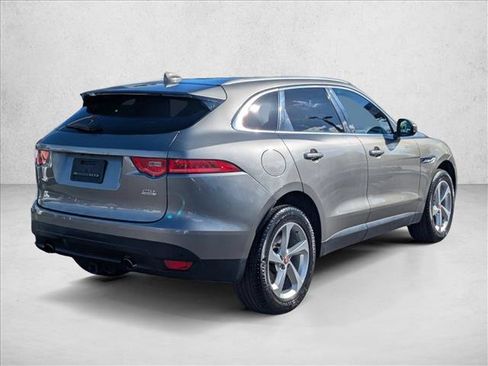 Used 2019 Jaguar F-PACE Premium image 5