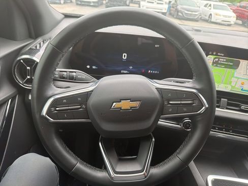 Used 2025 Chevrolet Equinox LT FWD image 10