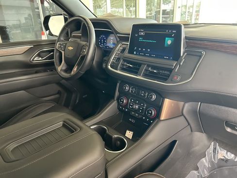 Used 2024 Chevrolet Suburban High Country w/ Advanced Technology Package image 24