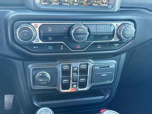 Used 2021 Jeep Wrangler Unlimited Sahara image 17