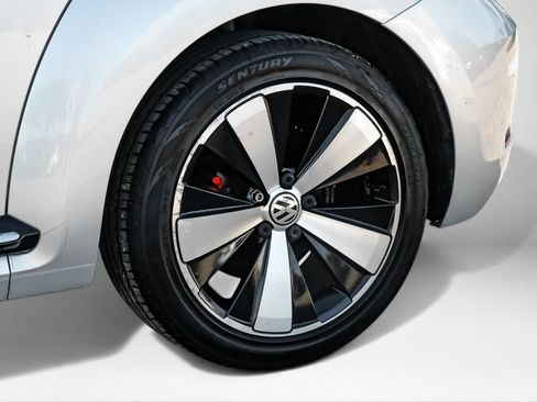 Used 2014 Volkswagen Beetle R-Line FWD image 47