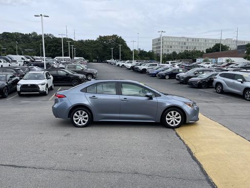 Used 2024 Toyota Corolla LE FWD image 7