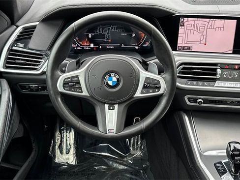 Used 2022 BMW X6 xDrive40i w/ M Sport Package image 16