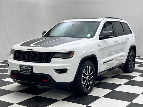 Certified 2018 Jeep Grand Cherokee Trailhawk w/ Trailhawk Luxury Group AWD/4WD image 4