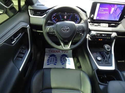 Used 2024 Toyota RAV4 XSE w/ Weather Package AWD/4WD image 14