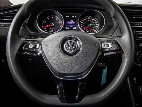 Certified 2020 Volkswagen Tiguan S image 29