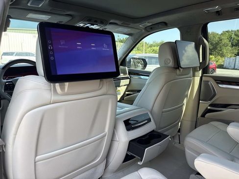 New 2026 Cadillac Escalade Platinum Sport w/ LPO, ONYX Package AWD/4WD image 19