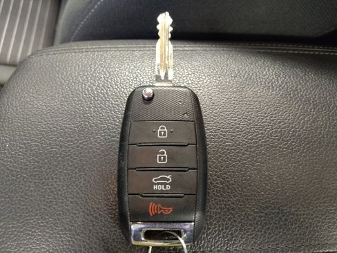 Used 2017 Kia Forte LX w/ LX Popular Package image 32