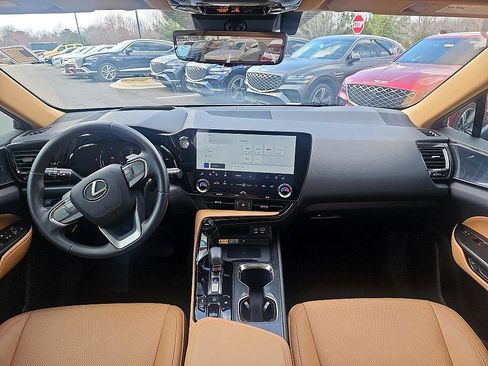 Used 2022 Lexus NX 350h NX 350h Premium image 32