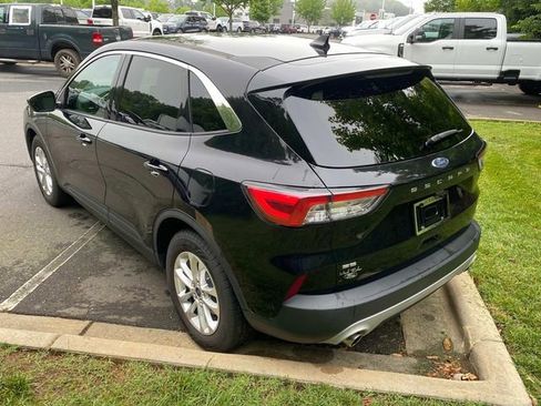 Used 2021 Ford Escape SE w/ Convenience Package FWD image 30