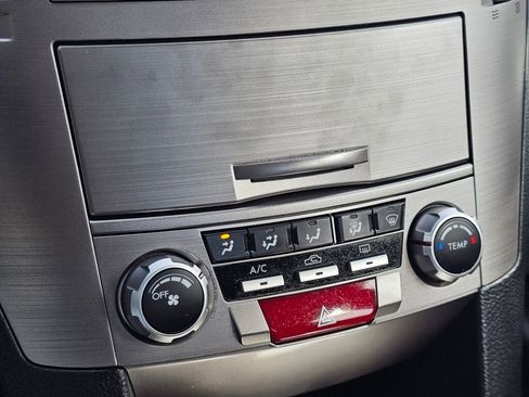 Used 2011 Subaru Legacy 2.5i Premium image 4