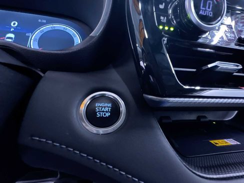 Used 2024 Toyota Highlander Platinum image 17