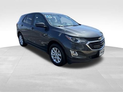 Used 2020 Chevrolet Equinox LS w/ LS Convenience Package FWD image 3