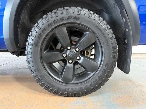 Used 2019 RAM 1500 Warlock AWD/4WD image 9