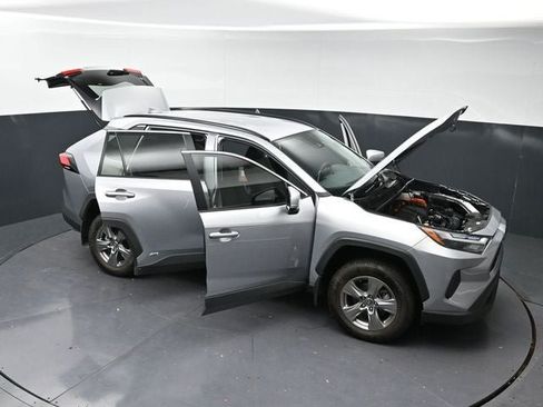 Used 2023 Toyota RAV4 XLE AWD/4WD image 43