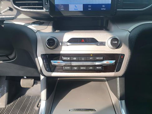 Used 2023 Ford Explorer XLT w/ Equipment Group 202A AWD/4WD image 20