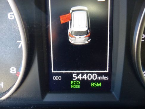 Used 2018 Toyota RAV4 XLE AWD/4WD image 29